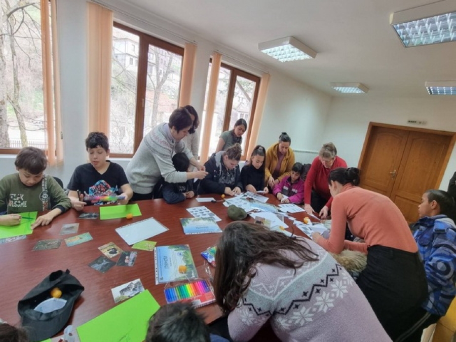 Ученици от Широка лъка получиха сертификати &bdquo;Пръв помощник на лесовъда&ldquo;