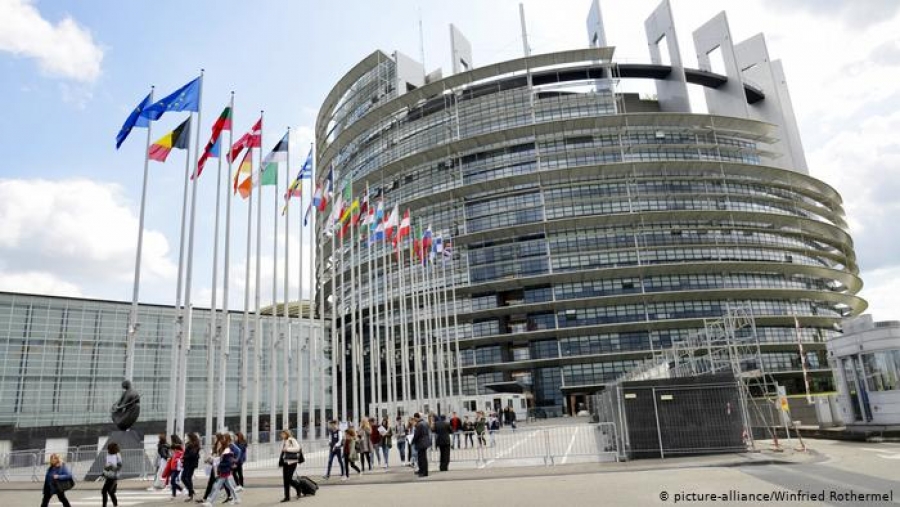 Евродепутатите одобряват нова, по-приобщаваща програма &bdquo;Еразъм+&ldquo;
