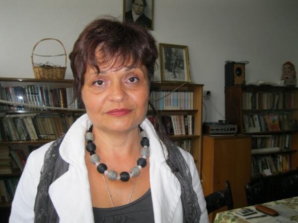 Еличка Кръстанова