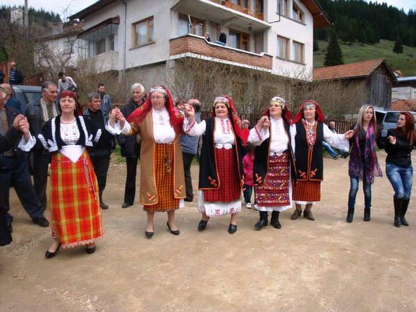 По инициатива на БСП започва дарителска кампания за ремонт на църквата в Борино