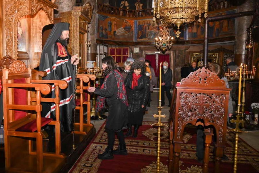 В храм &bdquo;Св. Неделя&ldquo; &ndash; &bdquo;Господи, дай ми сълзи да умия зениците на сърцето си!&ldquo;