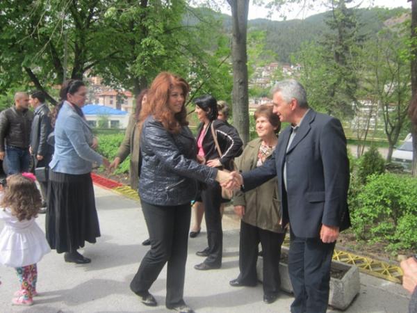 Девинчани към Йотова: Подкрепяйте ни! Нека нашата  болница се превърне в една малко бижу на фона на страната!