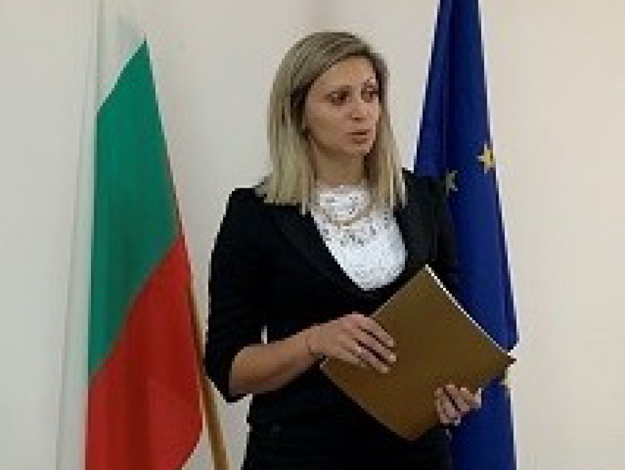 Росица Чакърова /председател на РИК Смолян/: &bdquo;Атмосферата в РИК - Смолян е спокойна. Успяхме да се сработим като екип&ldquo;