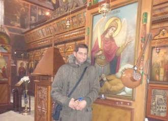 Райчо Бочуков пред иконата на св. Архангел Михаил при храм „Св. Неделя” - Райково||||