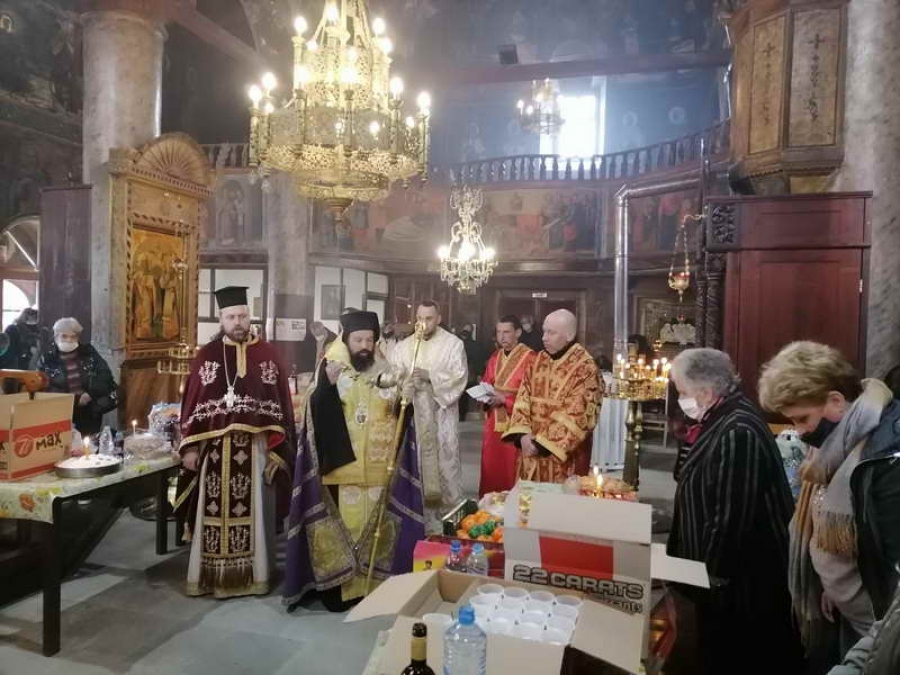 В Райково панихидата на Голямата&nbsp;&nbsp;Задушница бе отслужена от епископ Висарион
