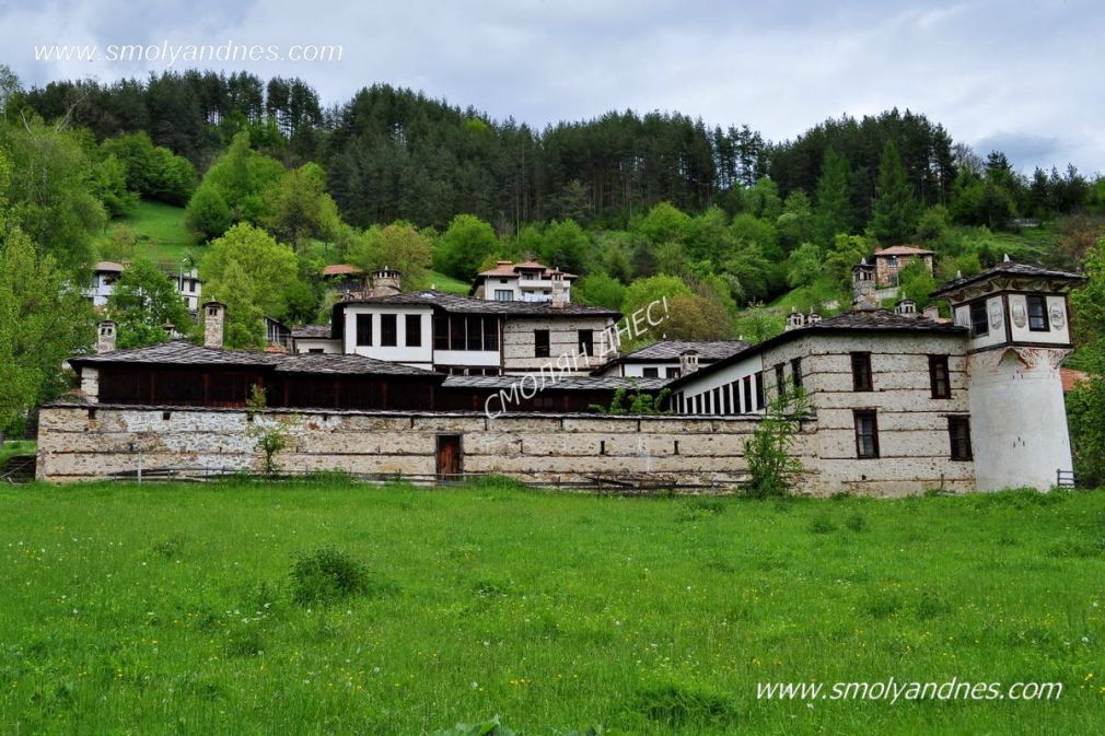 Агушеви конаци - село Могилица