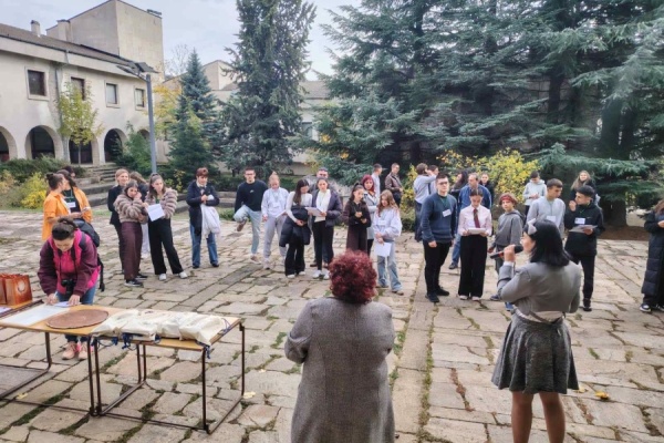 Средношколци от Смолян се включиха в надпреварата „За свобода на Родопите. Проучи и намери в библиотеката и музея“